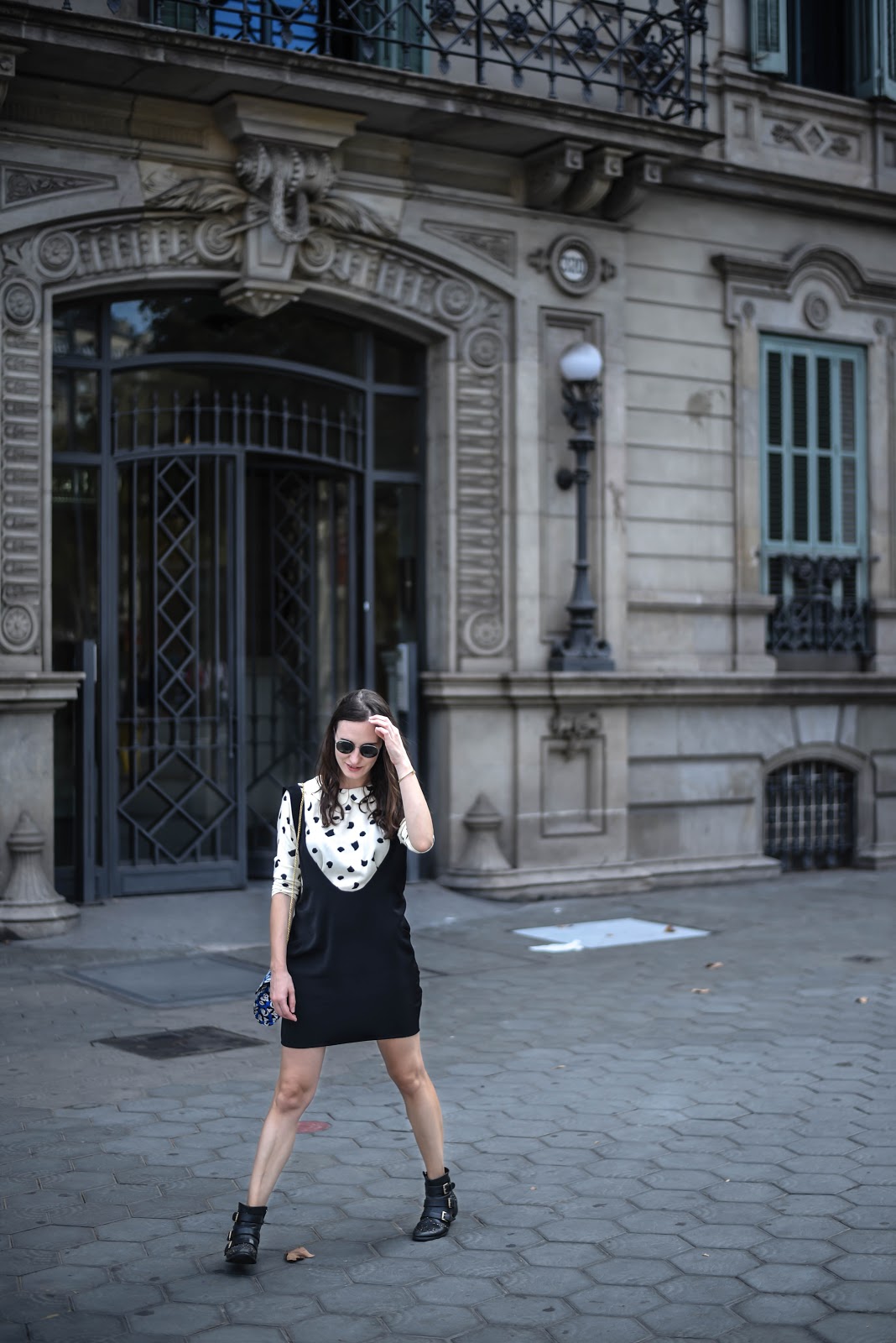 pinafore_dress_barcelona_street_style