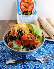 Latin Veracruz Chicken and Black Bean Burrito Bowls via thefrugalfoodiemama.com- faster than take-out, this tasty meal can be on your table in around 30 minutes! #PanWithAPlan #ImagineNation #ad
