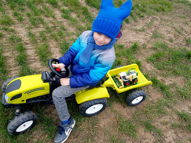 dzieciństwo wczoraj i dziś - Mini Farma - Kupzabawke.pl - Artyk - kombajn - traktor dla dziecka - zestaw małego rolnika -maszyny rolnicze - zabawki dla dzieci - zabawki dla chłopca - dzieciństwo na wsi - zabawa w gospodarstwo