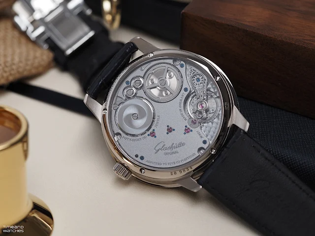 Glashütte Original Senator Chronometer with silver-blue dial