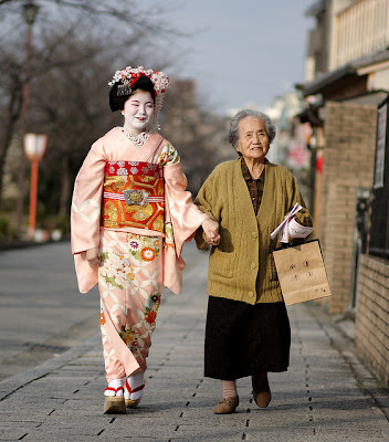 Fotografías e imágenes de Geishas (Mujeres y Kimonos)