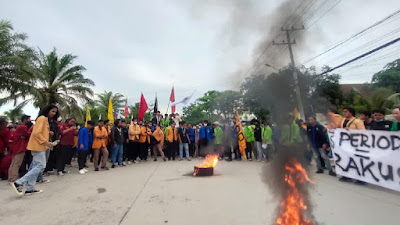 Ribuan Mahasiswa dan Masyarakat di Kaltim Bergerak, Tolak Jokowi 3 Periode!