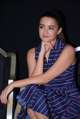 Surveen Chawla Images