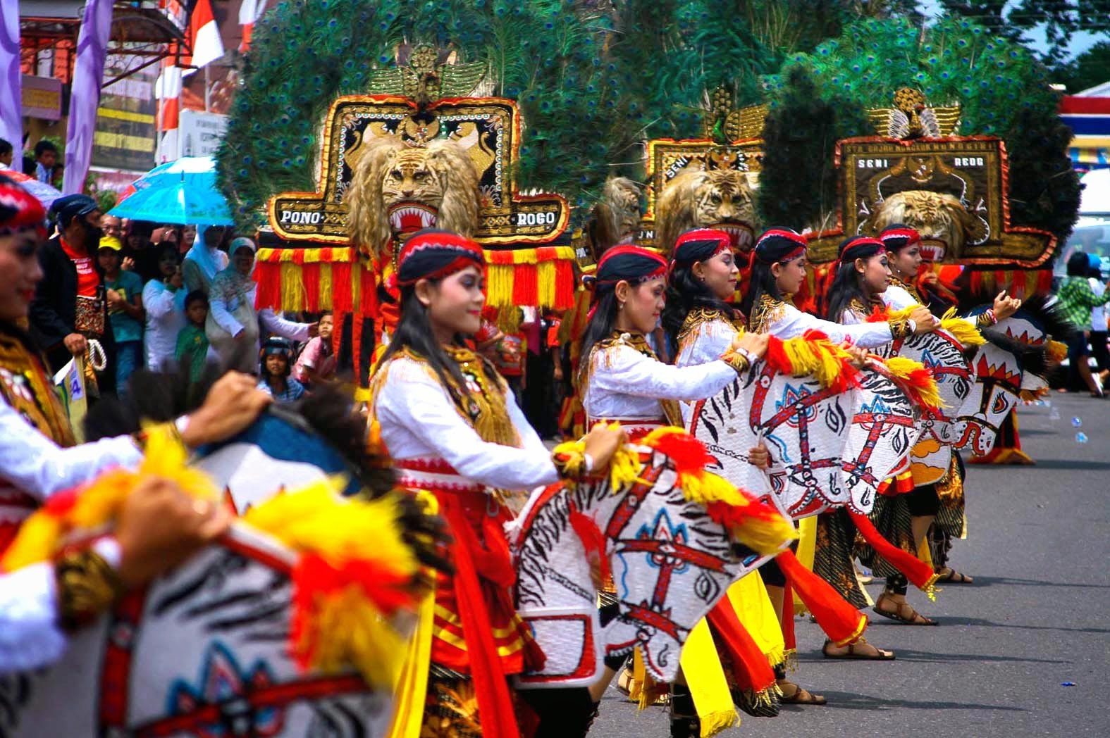 seni Alat  Musik Tradisional  Jawa  Timur 