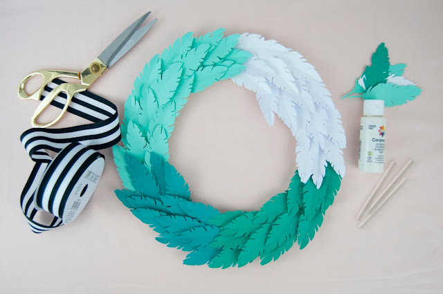 Ombre Paper Feather Wreath Tutorial cut with a Silhouette Cameo by Jen Gallacher for www.jengallacher.com #wreath #paperwreath #ombrewreath #silhouettecameo #jengallacher