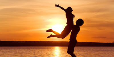 love-man-woman-silhouette-sun-sunset-sea-lake-beachotherكيف تستعيد حبيبتك السابقة غروب عشق حب رجل امرأة خيال يحمل يرفع فى الهواء