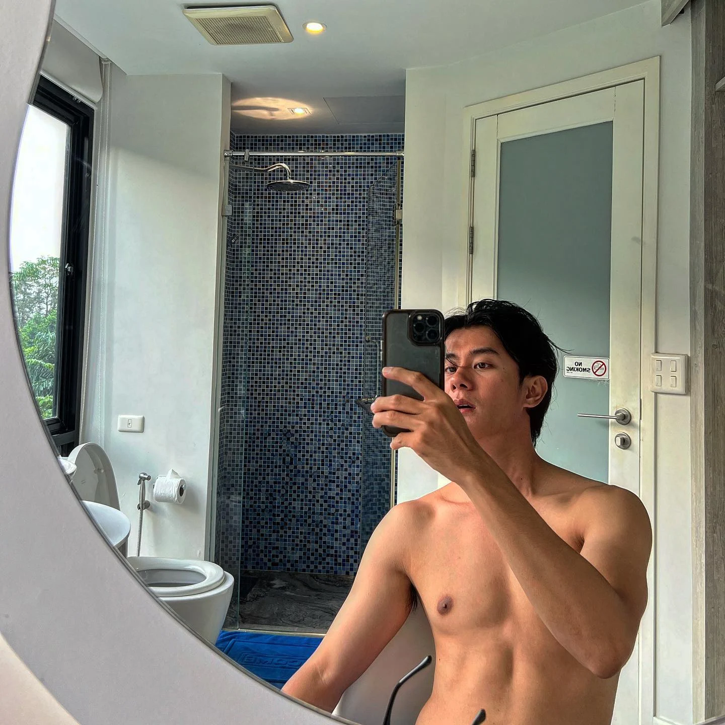 33 mirror selfies of BL actors with muscles that will make you excited