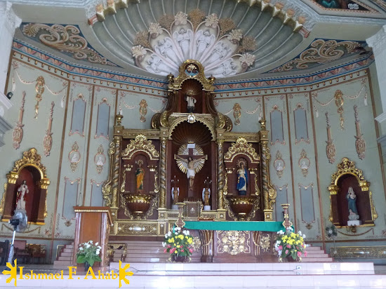 Altar of Nasugbu Church