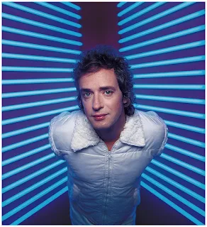 GUSTAVO CERATI: Fue un cantautor, compositor y productor argentino, considerado una de las figuras más importantes e influyentes del rock iberoamericano