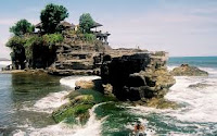 Pesona Tanah Lot Bali Indonesia