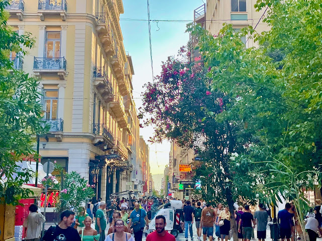 Atina gezilecek yerler Ermou caddesi