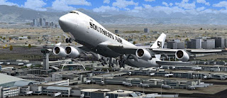 Pesawat Tabrak Truk di Bandara Internasional Los Angeles