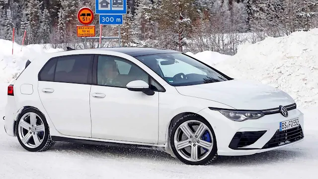 VW Golf R 2021 Mk8