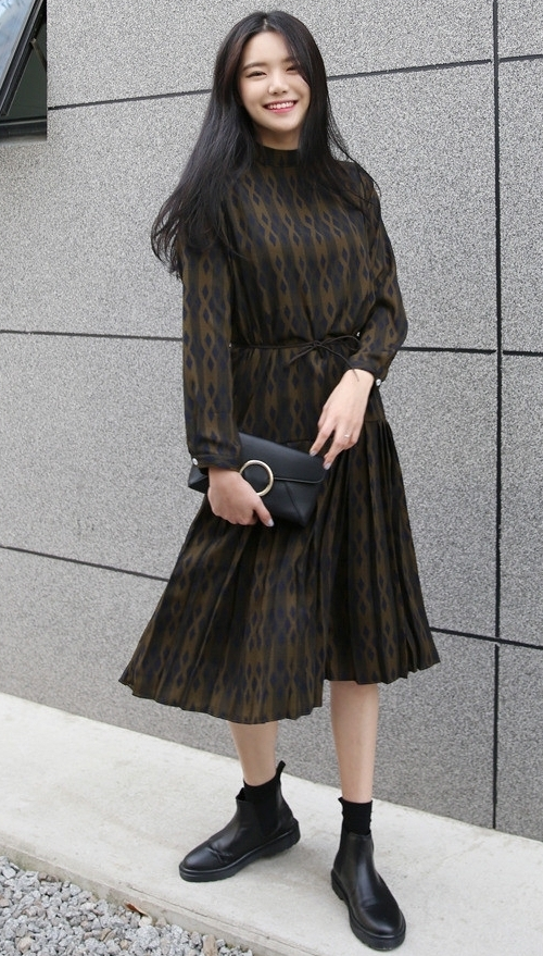  Pleated Diamond Pattern Dress