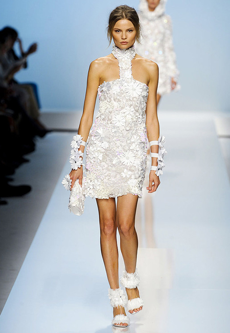 Бяла дантелена рокля от Blumarine