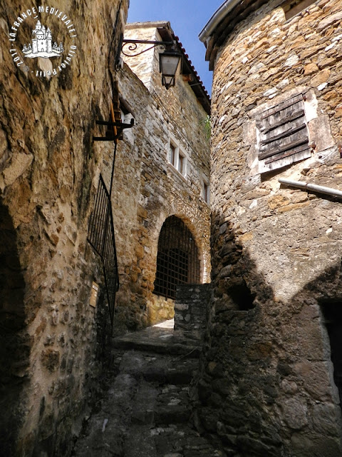 LE TEIL (07) - Le château et le bourg médiéval