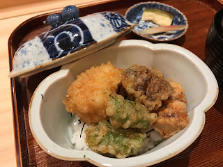 麻布十番の天ぷらの名店「たきや」。〆の松茸と鱧の天丼