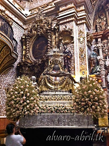 exorno-floral-centenario-coronacion-canonica-año-jubilar-mariano-angustias-granada-alvaro-abril-vela-2013-(10).jpg