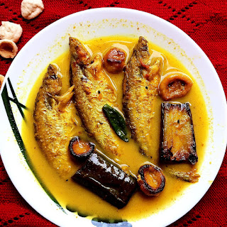 পাবদা মাছের হালকা ঝোল - Pabda Macher Jhol