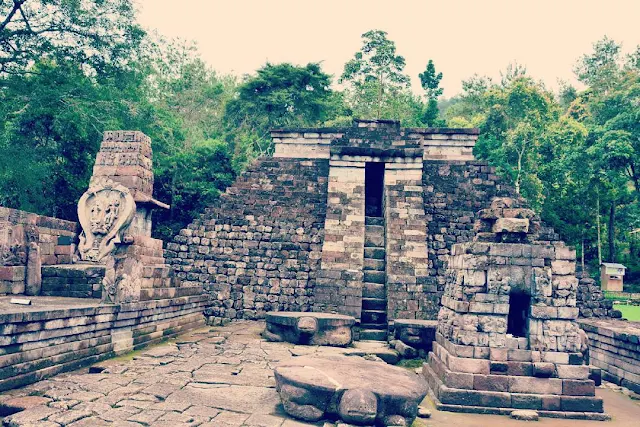 foto candi sukuh karanganyar