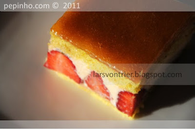 Tarta de fresas y chocolate blanco