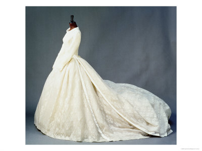 pictures of princess diana wedding dress. Wed in 1981, Gown by David and