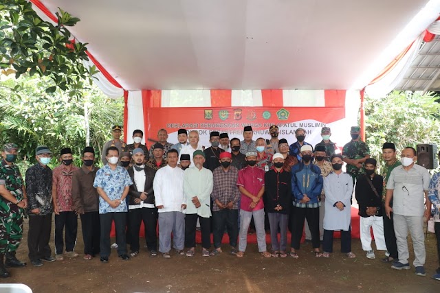 Pimpinan Dan Anggota Khilafatul Muslimin Kabupaten Sukabumi Ikrarkan Janji Setia Terhadap Pancasila Dan NKRI