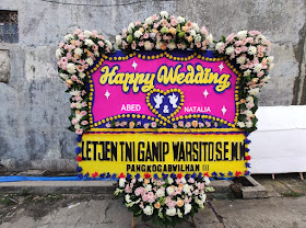 Bunga Papan Happy Wedding - Utami Florist
