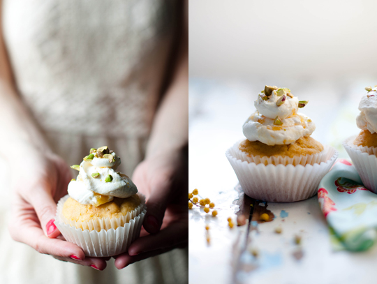 Corn and mango muffins with sesame seeds or with pistachio and pineapple heavy cream