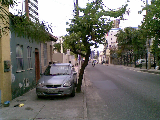 Sem comentário, estacionamento irregular