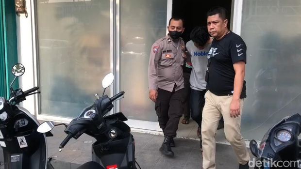 Polisi Gerebek Kantor Situs Judi Online di Tangerang, Puluhan Orang Ditangkap