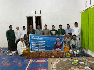 Hari keempat Syafari Ramadhan, Gus Ainun Najib Berikan Tausiyah di Kediaman Ustadz Khomsin di Sui Malaya Kubu Raya