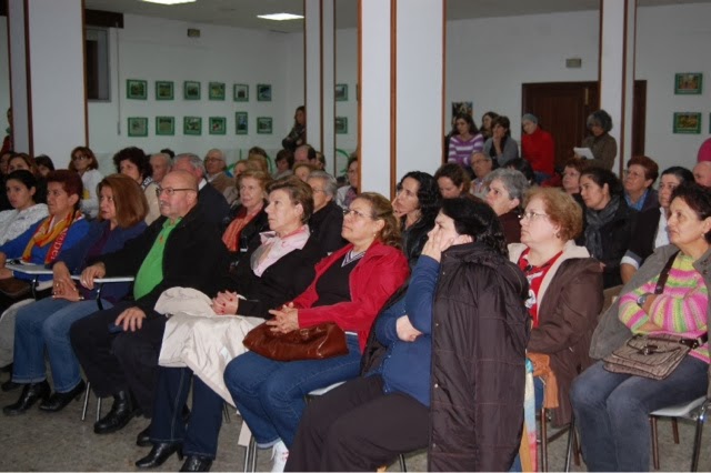 120 PERSONAS PARTICIPAN EN BARRO NUNHA CHARLA SOBRE ALZHEIMER IMPARTIDA
POLO XEFE DE NEUROLOXÍA DO CHOP