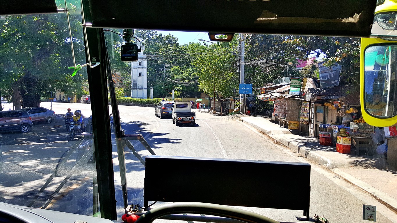ceres bus approaching the Liloan church before making a sharp left turn