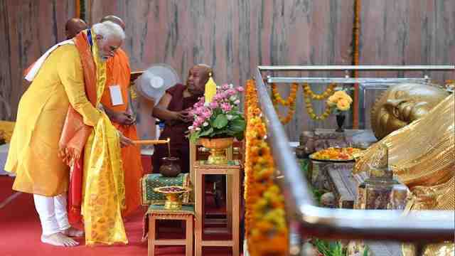 PM offers prayers at the Mahaparinirvana Stupa, in Kushinagar, Uttar Pradesh on May 16, 2022.