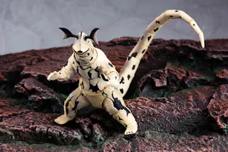 REVIEW SHFiguarts Eleking, Bandai