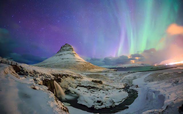 Northern Lights Aurora Borealis Wallpaper