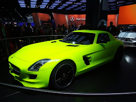 Mercedes 300SL, neon green, detroit auto show