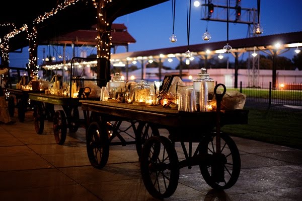 Love this starry night themed wedding