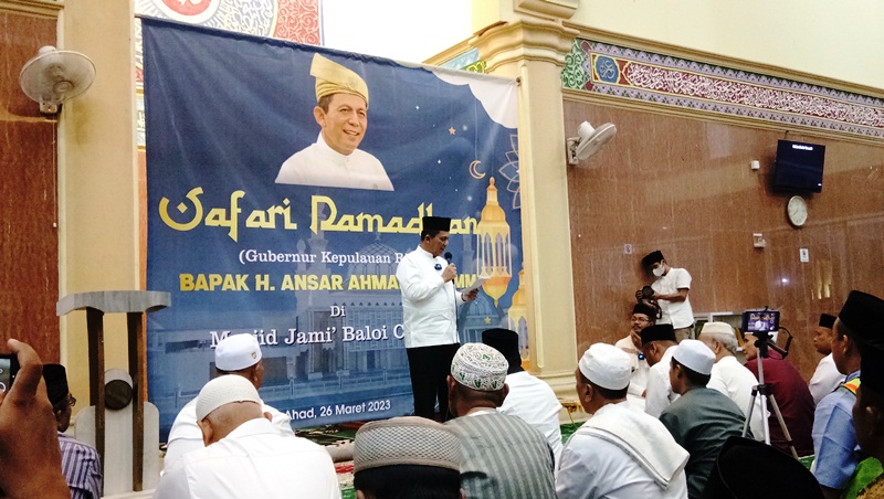 Malam Ramadhan Kelima, Gubernur Ansar Safari ke Masjid Jami' Baloi Center Batam
