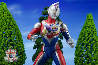 S.H. Figuarts Ultraman Decker Flash Type 23