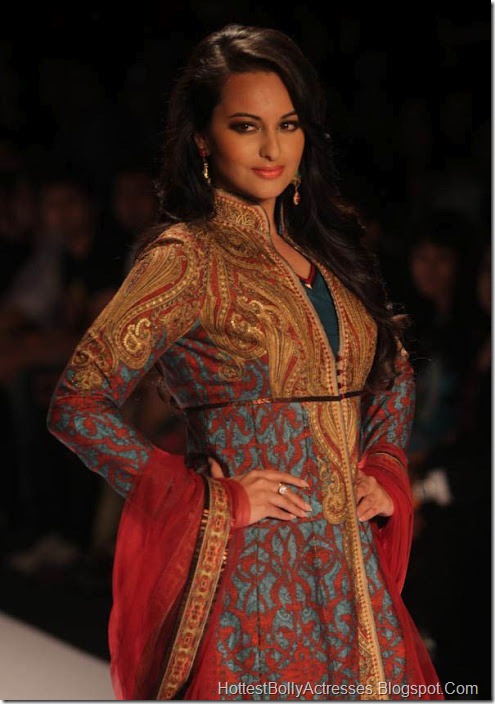 Sonakshi Sinha Hot Pics on Ramp 6