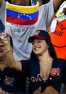 Hermosísima mujer apoyando a los Tigres de Aragua.jpg