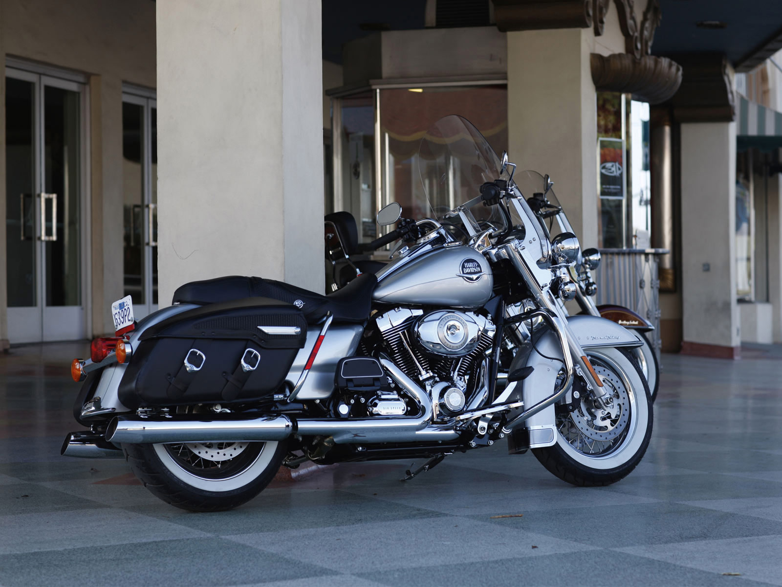 harley davidson classic models Harley-Davidson pictures. Specs, insurance, accident lawyers