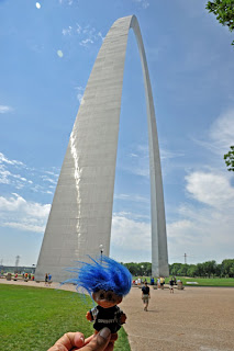 St Louis Gateway Arch Troll