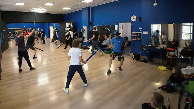 Школа кендзюцу Katana Club проводит обучение на японском мече