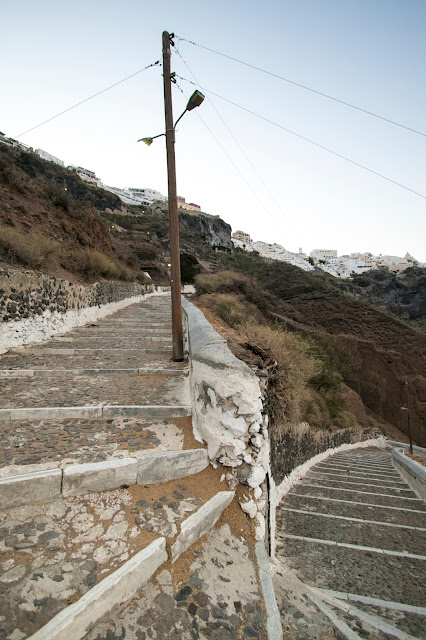 Scaloni per il Porto di Santorini