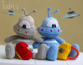 knitted alien, knitted toy