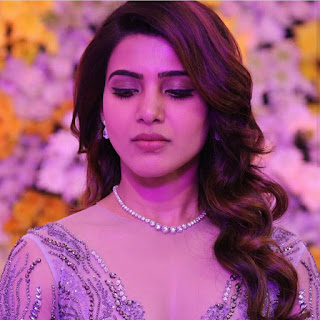 Samantha navel show