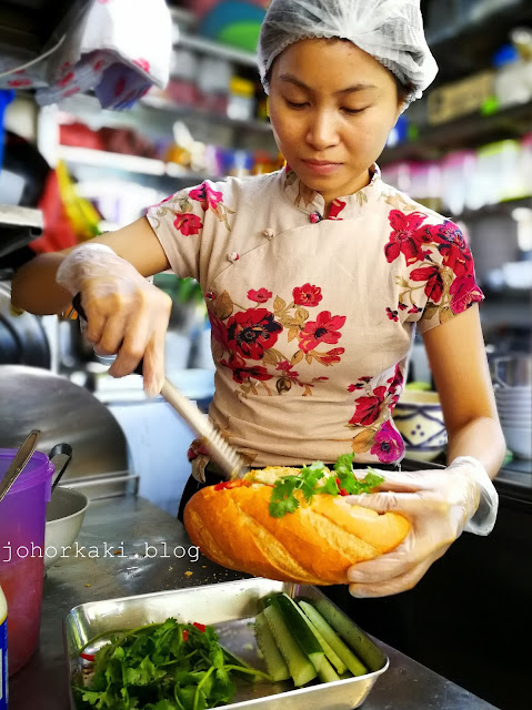 Banh-Mi-Kaiyi's-Kitchen-Golden-Mile-Food-Centre-Singapore